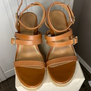 Vionic “Sabina” Wedge, Size 9